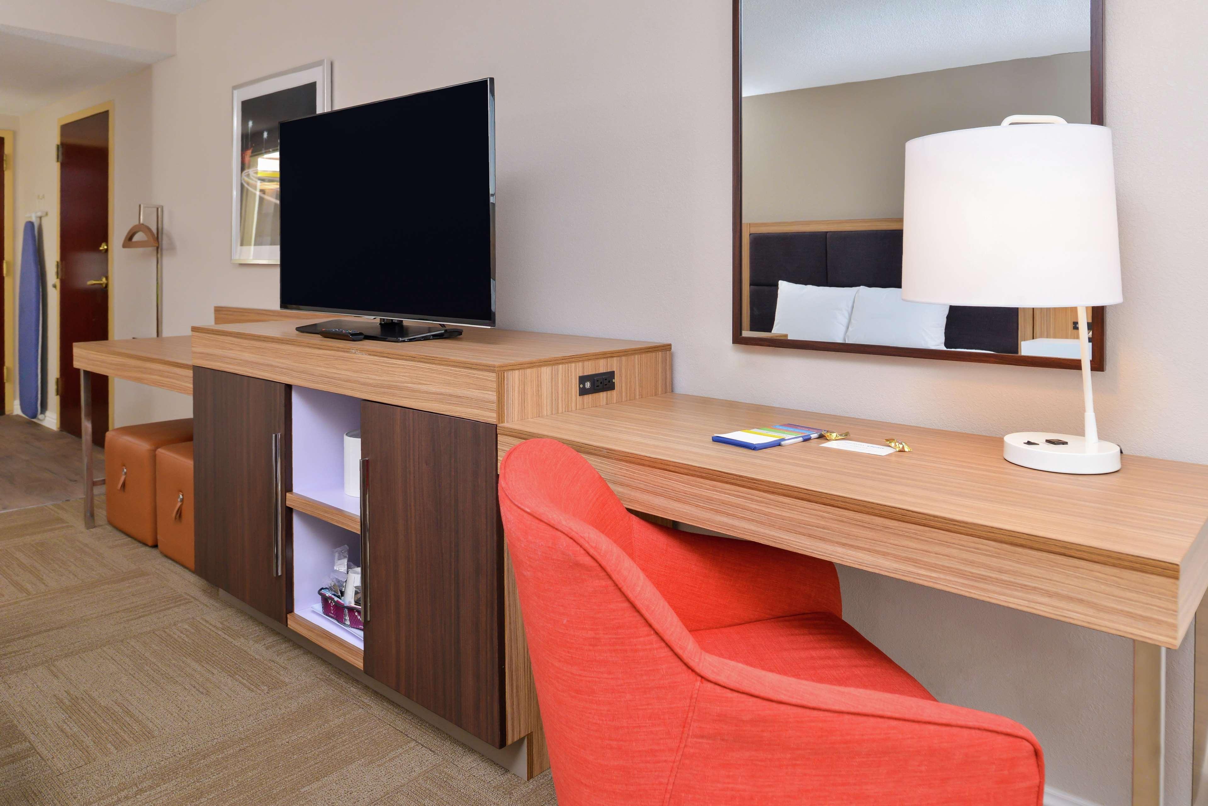 Hampton Inn Greensboro East / Mcleansville Экстерьер фото