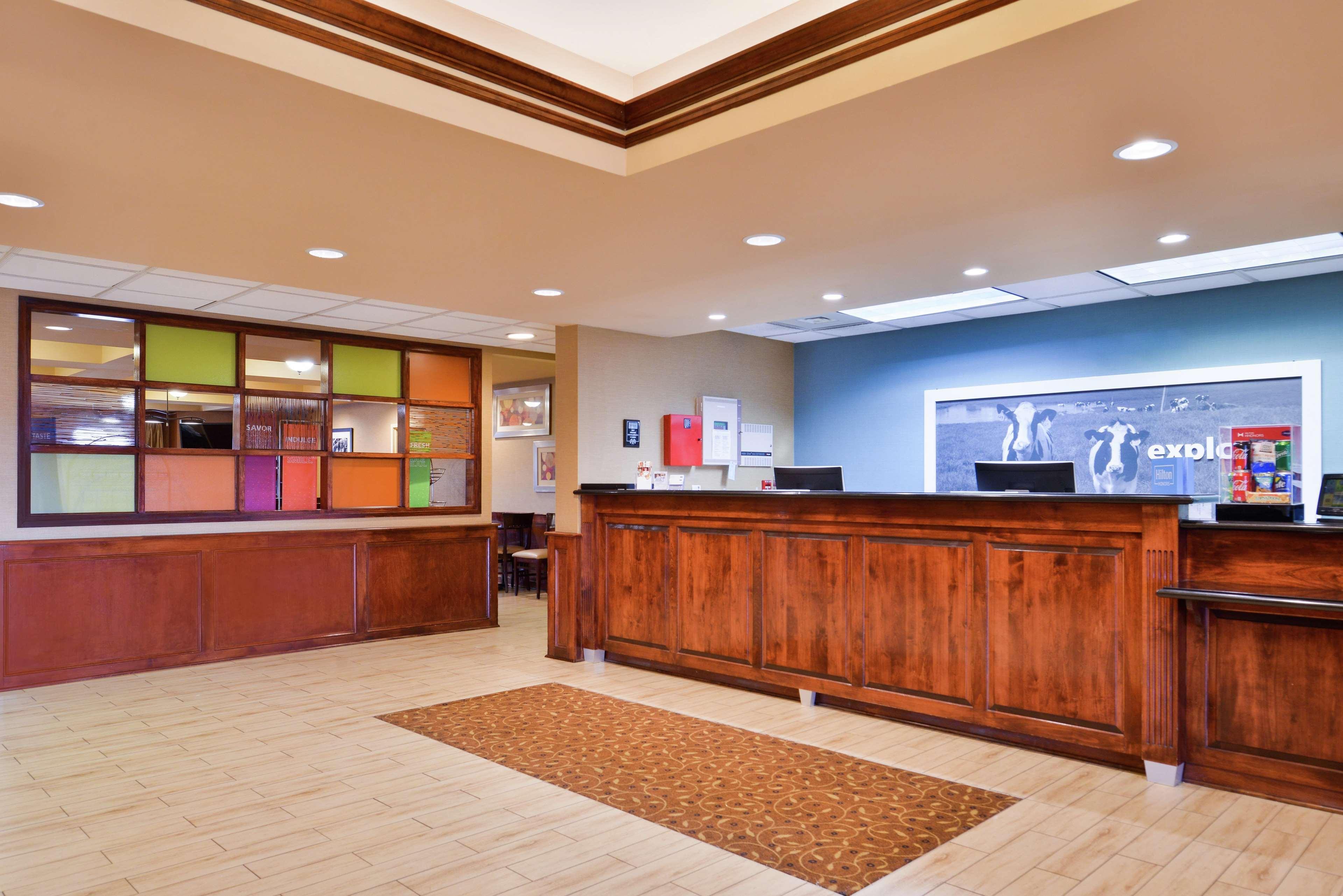 Hampton Inn Greensboro East / Mcleansville Экстерьер фото