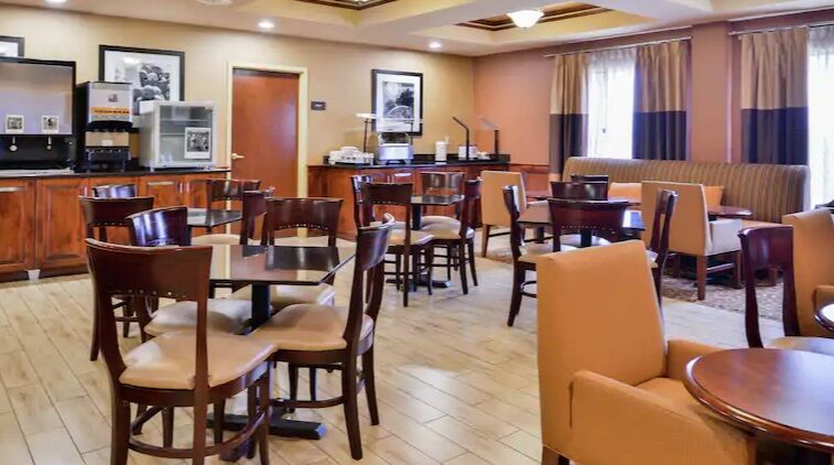 Hampton Inn Greensboro East / Mcleansville Экстерьер фото